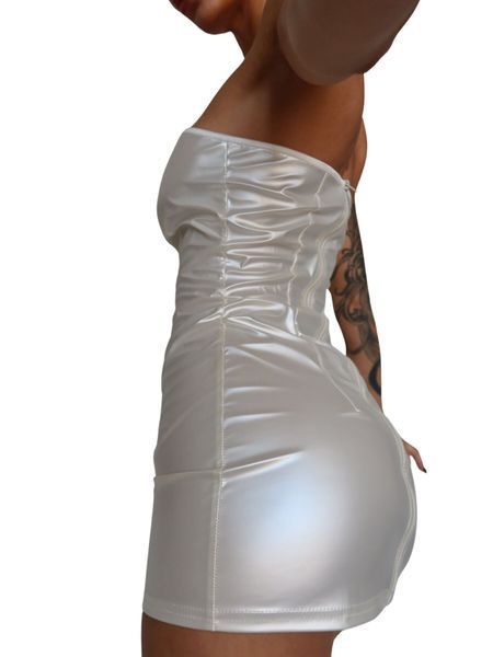 Мини-платье D&A, XS-S, white, nylon-lycra открытые плечи с молнией на всю длину SX1240