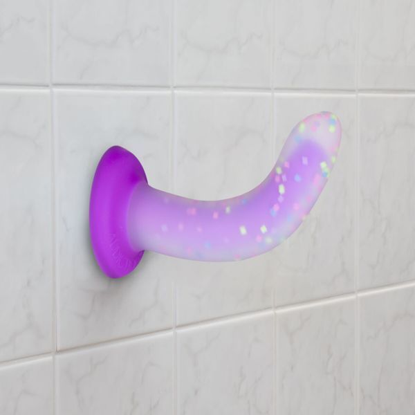 Фалоімітатор, що світиться в темряві, ADDICTION Rave 8&Prime;, Glow in the Dark Dildo Purple Confetti, 20,3 см SX1301