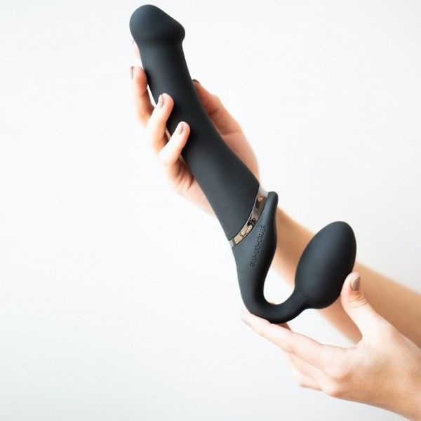 Безремінний страпон з вібрацією Strap-On-Me Vibrating Black M, діаметр 3,8см, пульт ДК, регульований SO3354