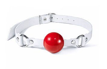 Кляп силиконовый Feral Feelings Silicon Ball Gag White/Red, белый ремень, красный шарик SX3977
