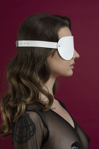 Маска на очі Feral Feelings - Blindfold Mask, натуральна шкіра, біла SO3414